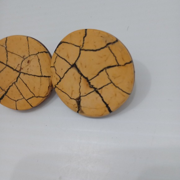 Vintage Vogue JLRY Clip Earrings Wooden Faux Marble Look Disc 1.25" Signed - Picture 3 of 9